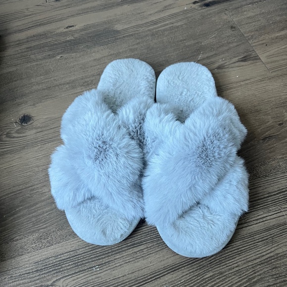Shoes - Soft slippers with non slip bottoms